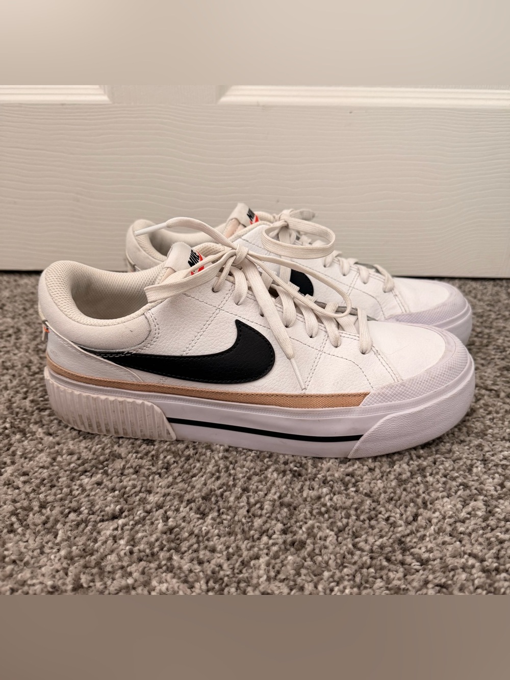 Nike Court Legacy Lift Womens Sneakers